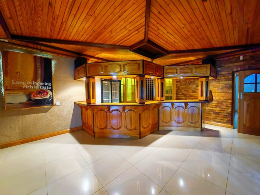 5 Bedroom Property for Sale in Grimbeeck Park North West